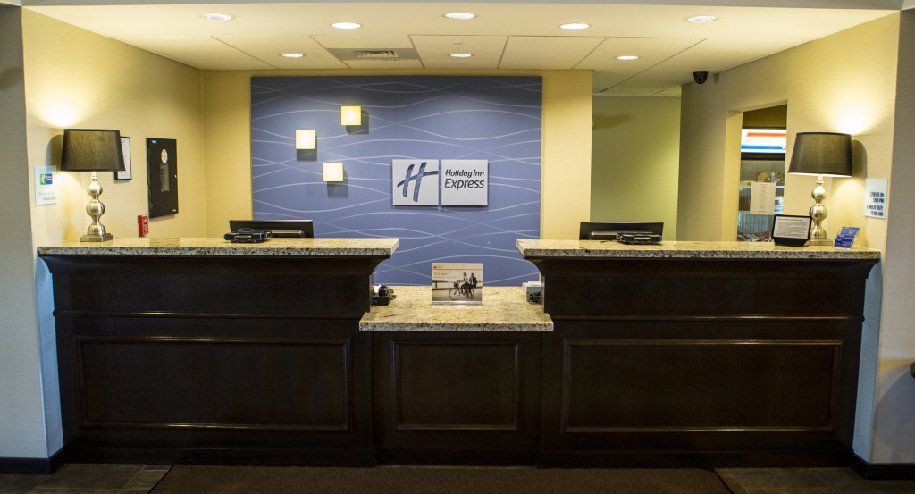 Holiday Inn Express & Suites Malone by IHG