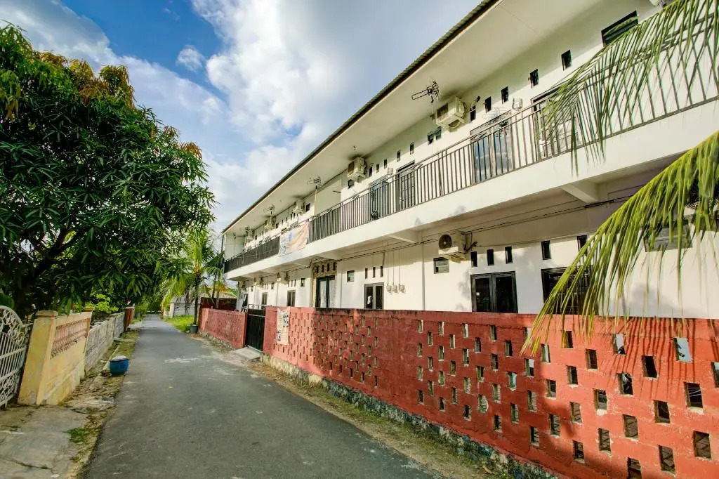 OYO 3748 Rn Syariah Guest House