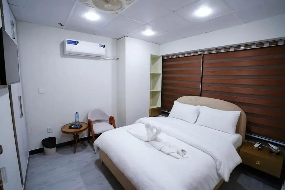 Luxvill Hotel