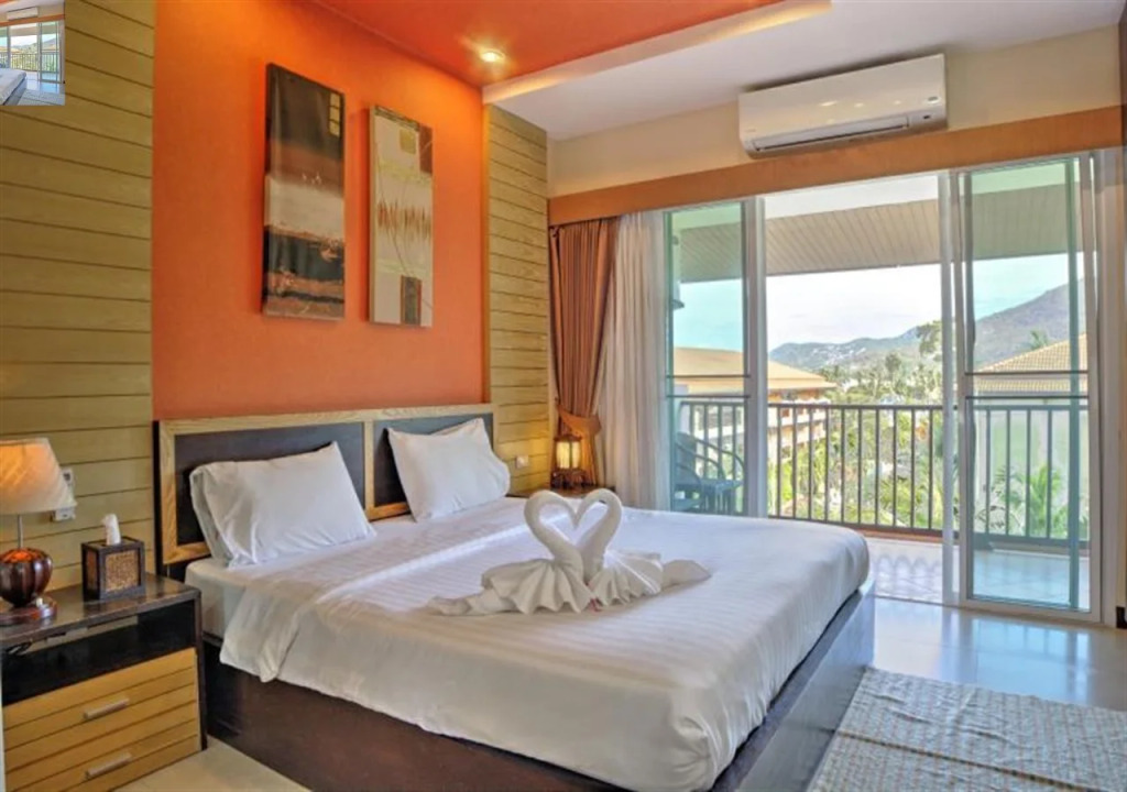 Whispering Palms Suite