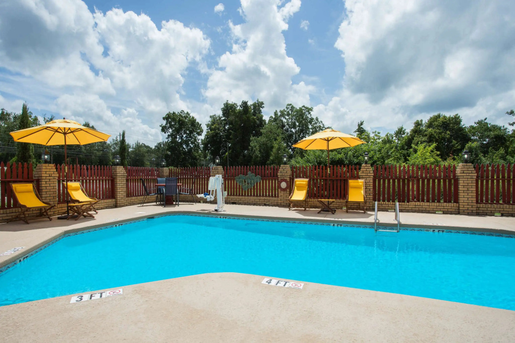 Days Inn by Wyndham Lake City