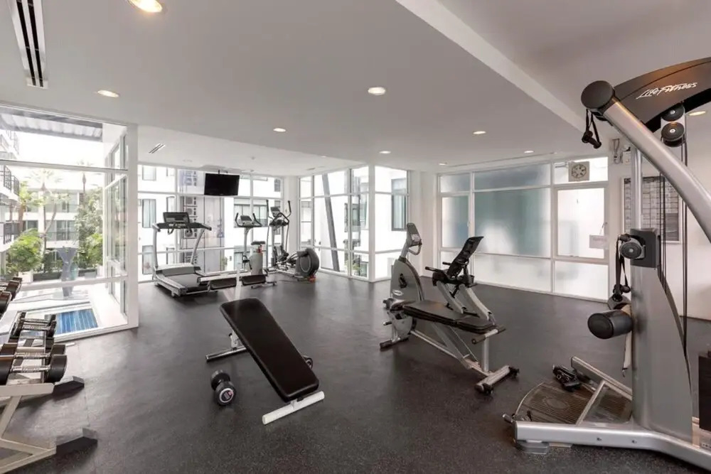 Kamala Regent D201 - Central Apartment With Pool gym and Sauna Near Beach