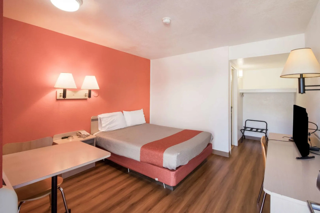 Motel 6-Moses Lake, WA