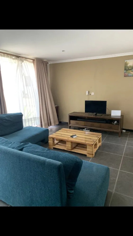 Remarkable 2-bed Apartment in Accra