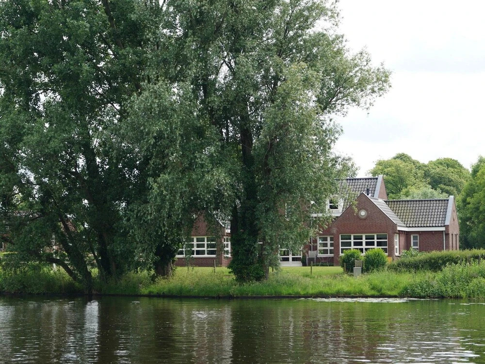 Luxurious, Detached Holiday Home Right by the Water
