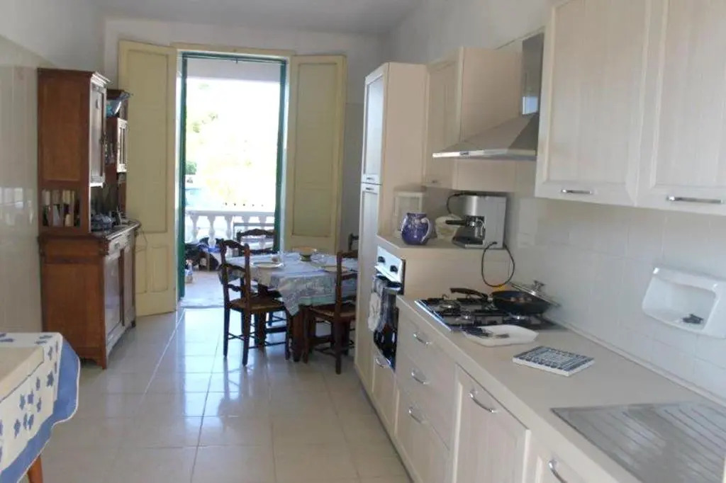 2 bedrooms villa at Spiaggiabella 50 m away from the beach with sea view and enclosed garden