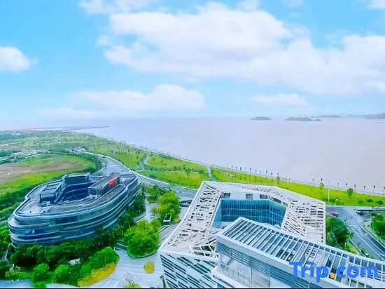 Yueluo Xishuang Homestay (Zhuhai Lovers North Road Sun Yat-sen University)