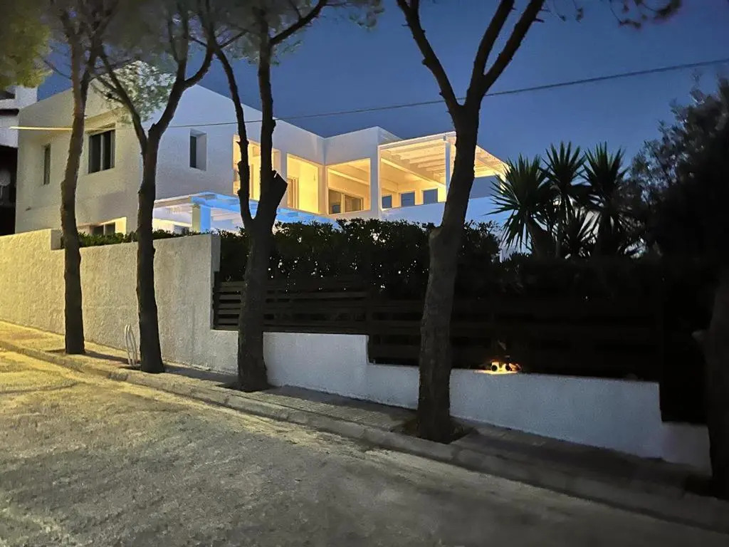 Saronida Boutique Villa Private Pool, Sea views, Lovely Gardens & Roof Terrace