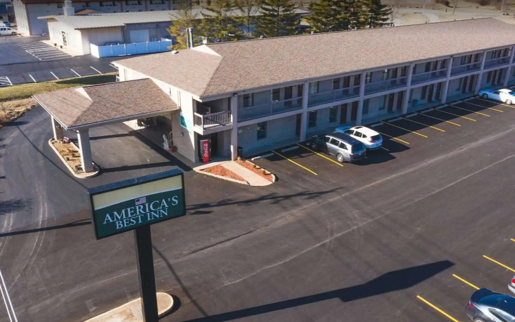 Americas Best Inn & Suites Eureka
