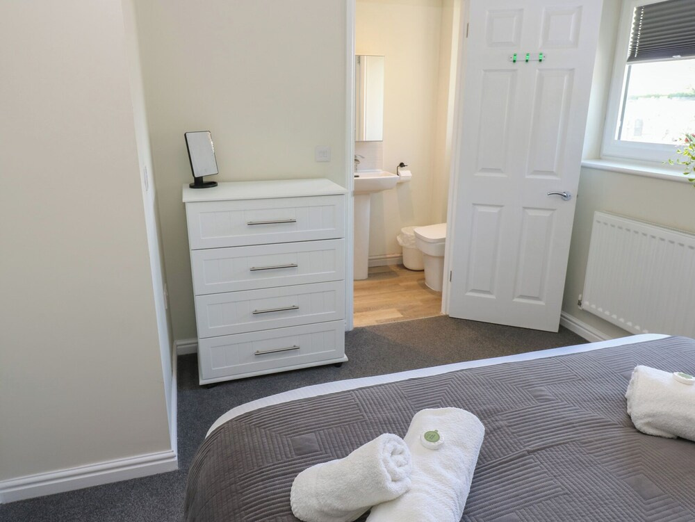 5 Ashcroft Mews