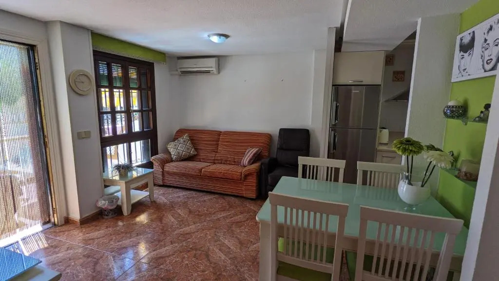 Two Bedroom, Ground Floor, Air-conditioned Apartment 300m from the Beach