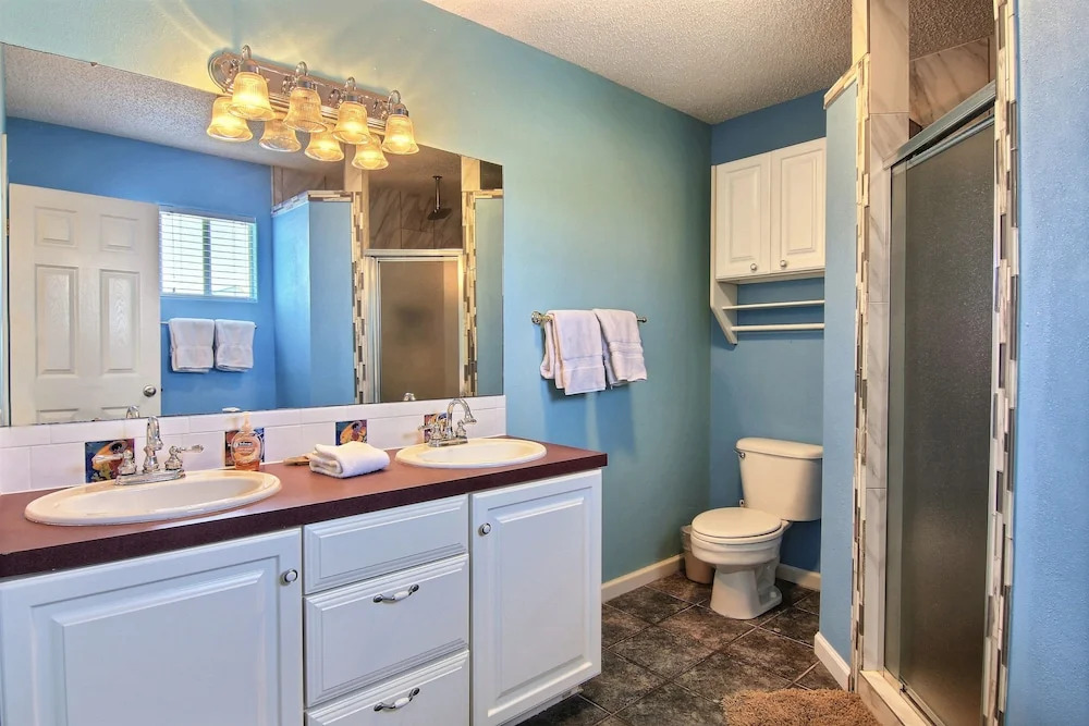 Quitcha Beach Inn 4 Bedrooms 2 Bathrooms Home