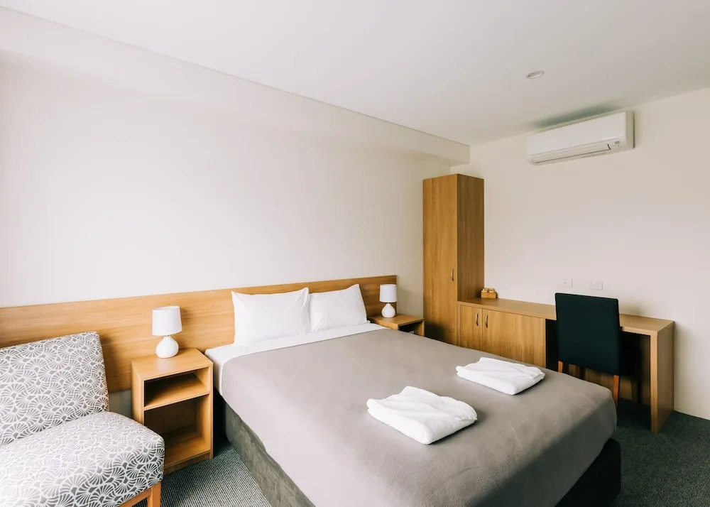 Voyager Motel