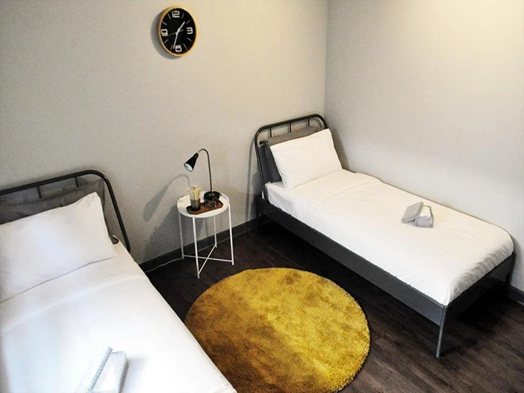 Beyond Bangkok Guesthouse - Hostel