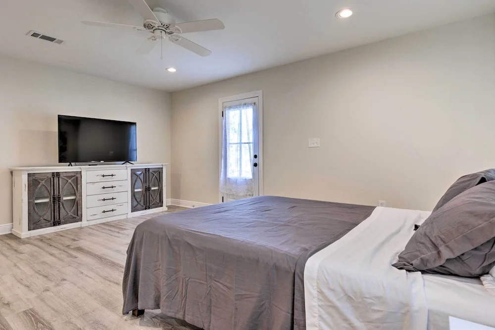 Spacious Gulfport Home w/ Yard: 1 Mi to Beach