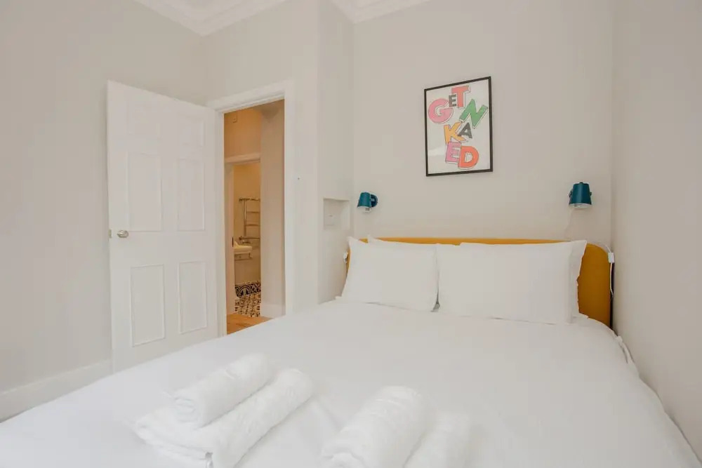 Modern 3 Bedroom Flat in West Hampstead