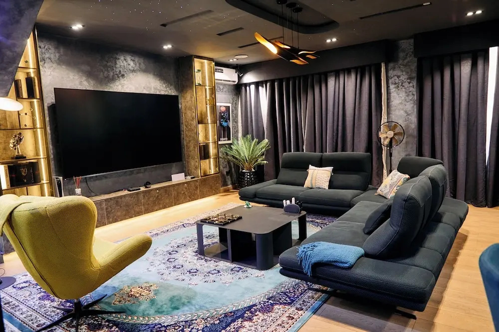 Mo's Place by Zuno Homes