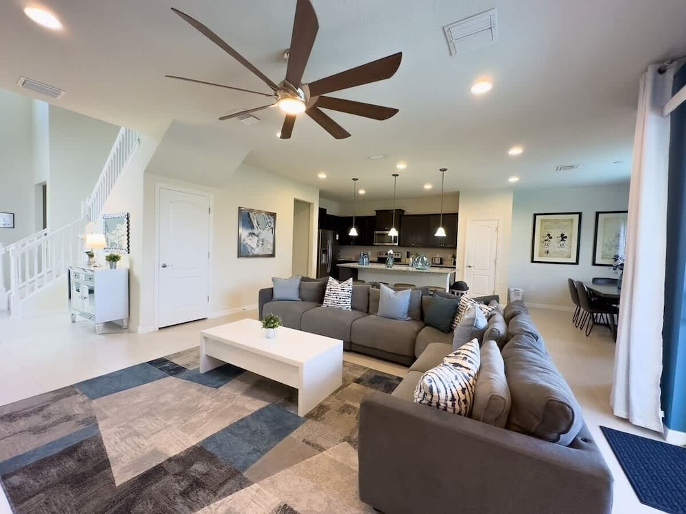 Villa Near Disney Themed Luxury 5bd With Pool 5 Bedroom Home