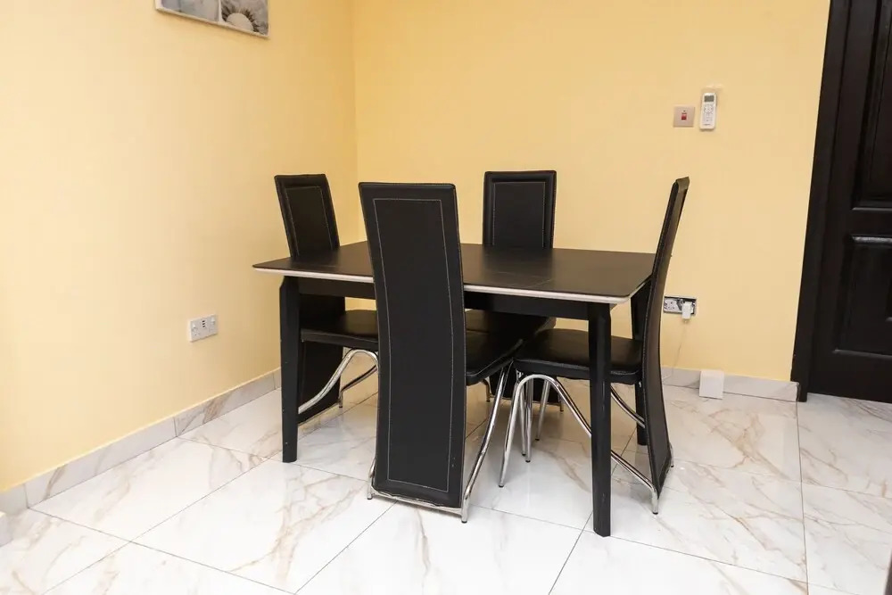 2 Bed Furnished Apartment - Wifi, Aircon, Parking