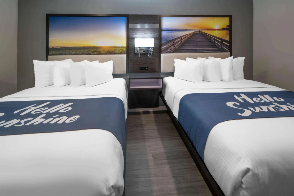 Days Inn by Wyndham Galt - Elk Grove South
