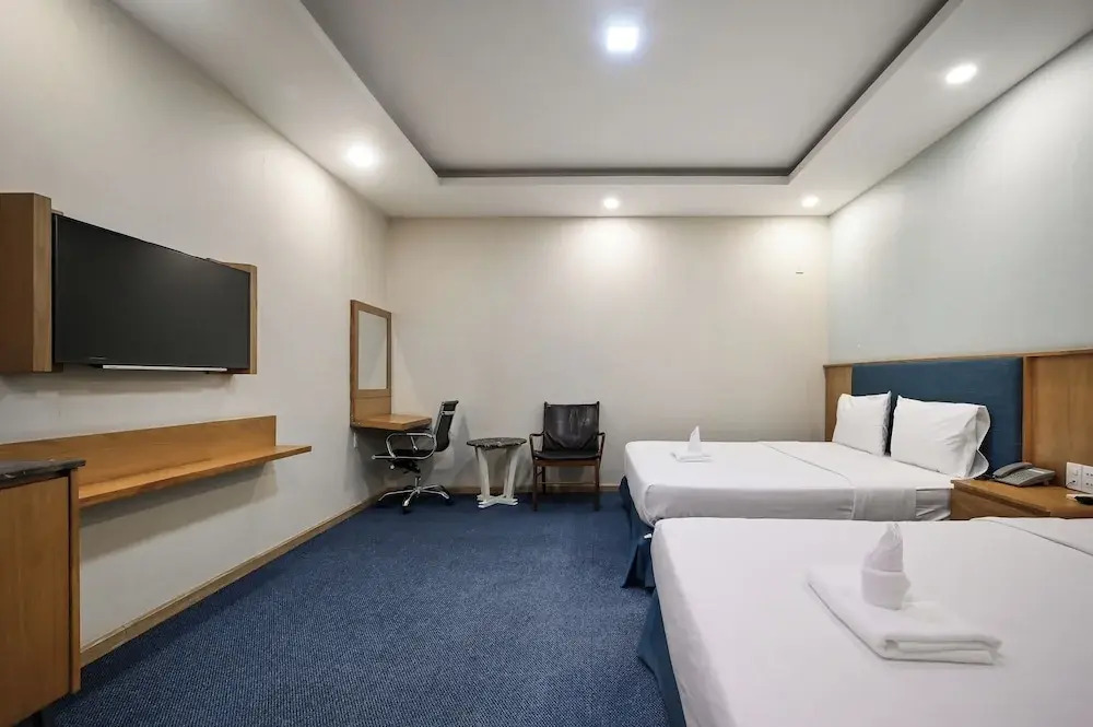 Sunshine Airport Hotel