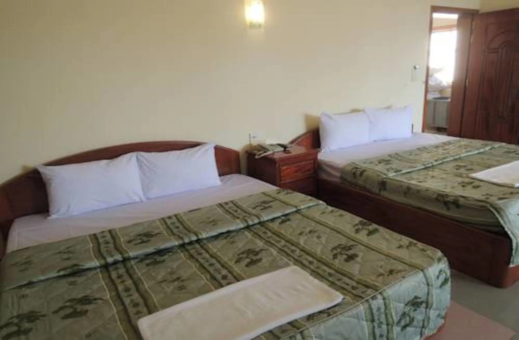 M H Hotel