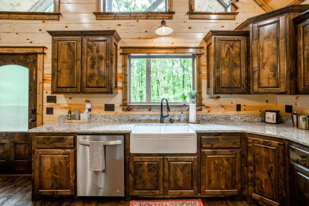 BRAND NEW! "The Roosevelt" Couples Cabin adjacent to National Forest