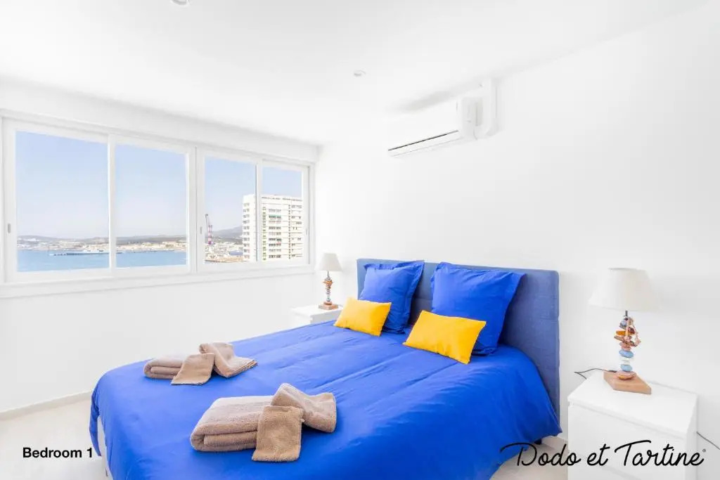 Sea view 3 bedroom with AC and parking - Dodo et Tartine