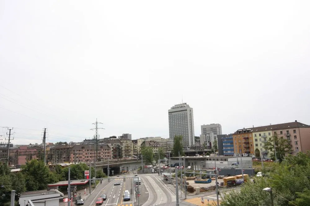 Swiss Star Oerlikon Station