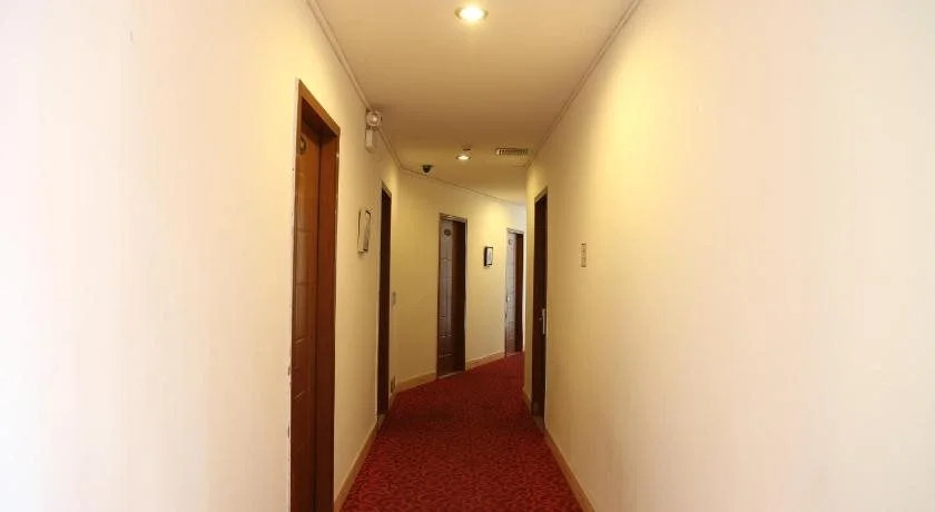 Riverside Hotel