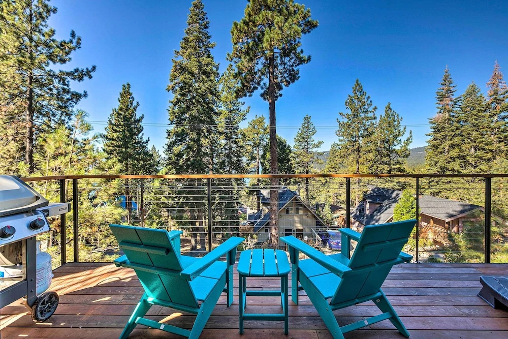 Hot Tub! Family Home 7 Mi to Diamond Peak Resort