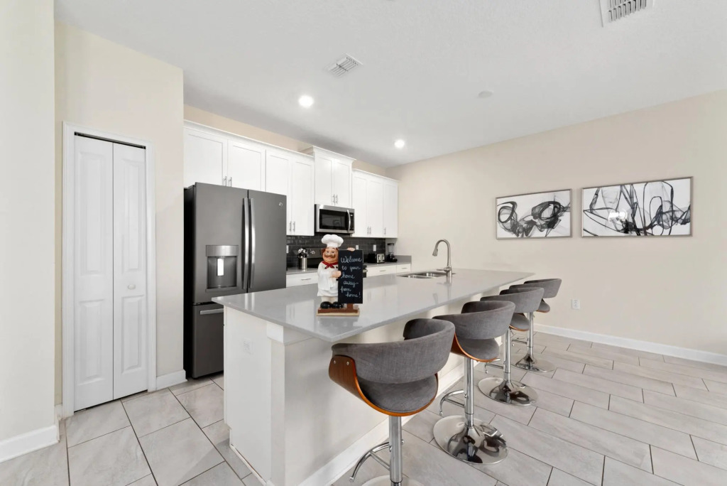 Amazing Townhome 4Bd 3Bat with pool @ChampionsGate