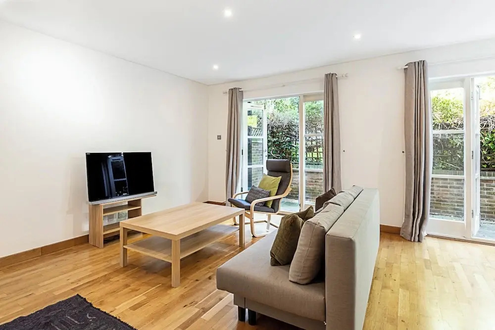 Sleek and Contemporary House in Battersea