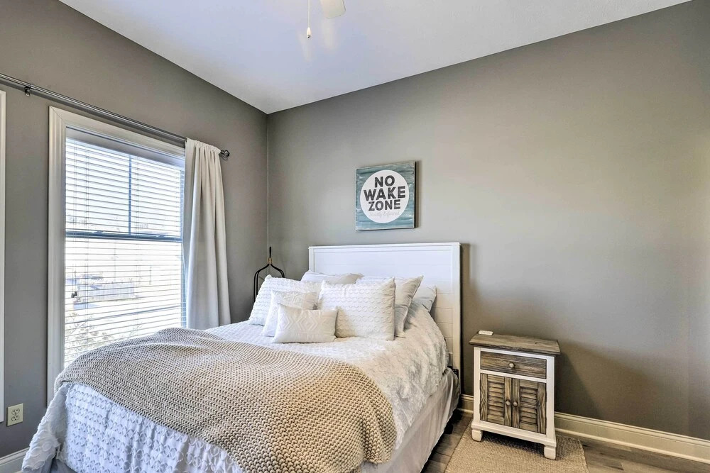 Dtwn Ludington Condo: Balcony, Walk To Beach!