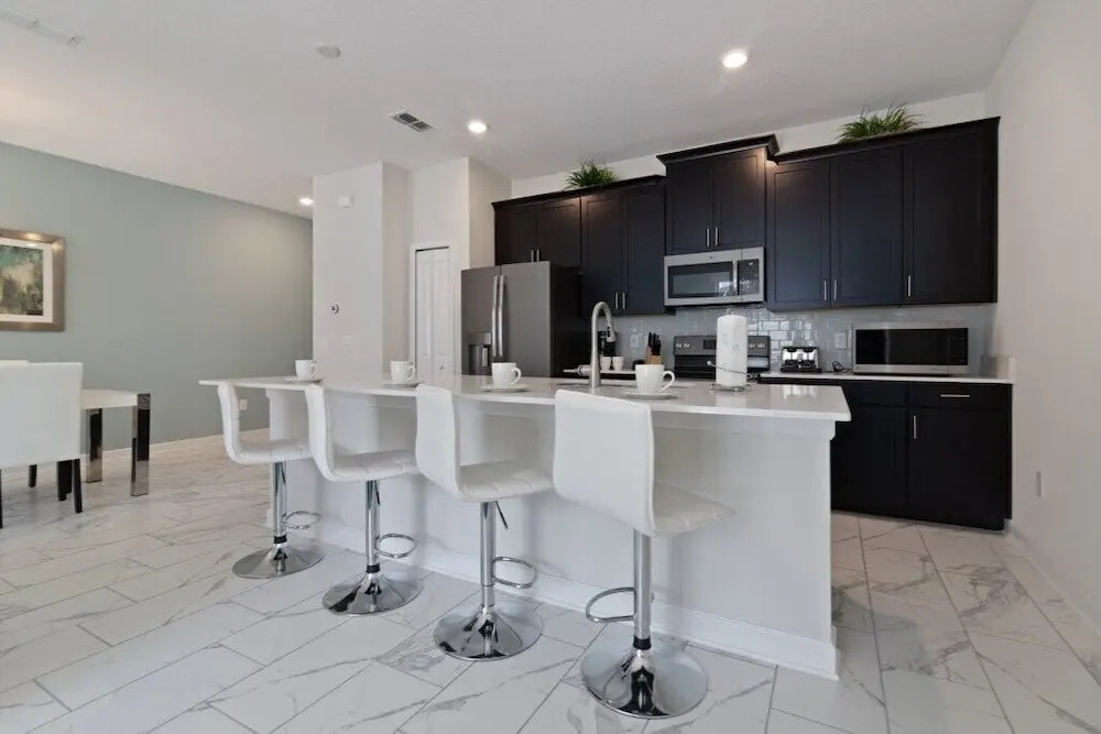 Beautiful 4Bd Pool TH, Storey Lake-4815DS