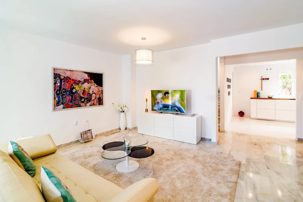 CNA-2 bedroom with large roof terrace