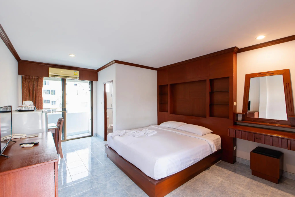 Selina Place Hotel