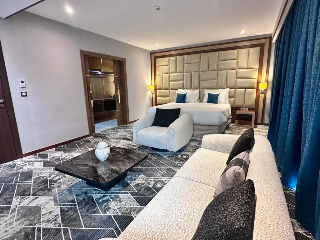 2H Hotel