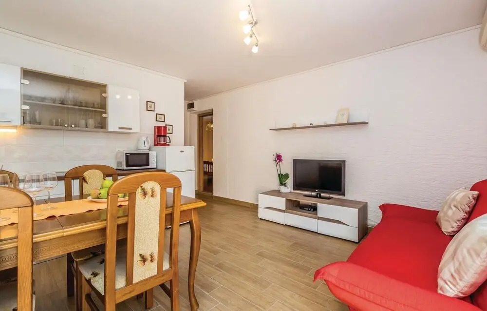 Amazing Home in Novi Vinodolski With Wifi and 2 Bedrooms