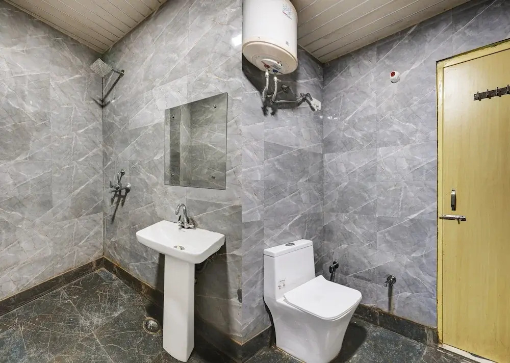 Mauryan Signature hotel Devli Khanpur