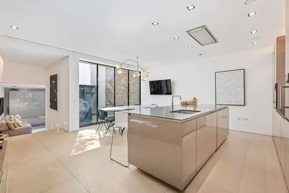4-bed Chelsea House Ultra Luxury Large Garden