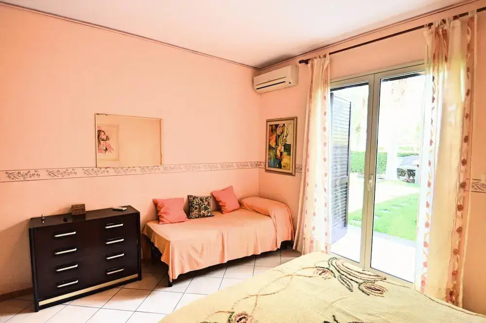 Villa Erika - Charming Villa in Residence With Swimming Pool Near the sea