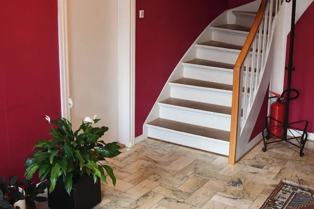 Lovely Town Apartment - Sleeps 5, Parking & Garden