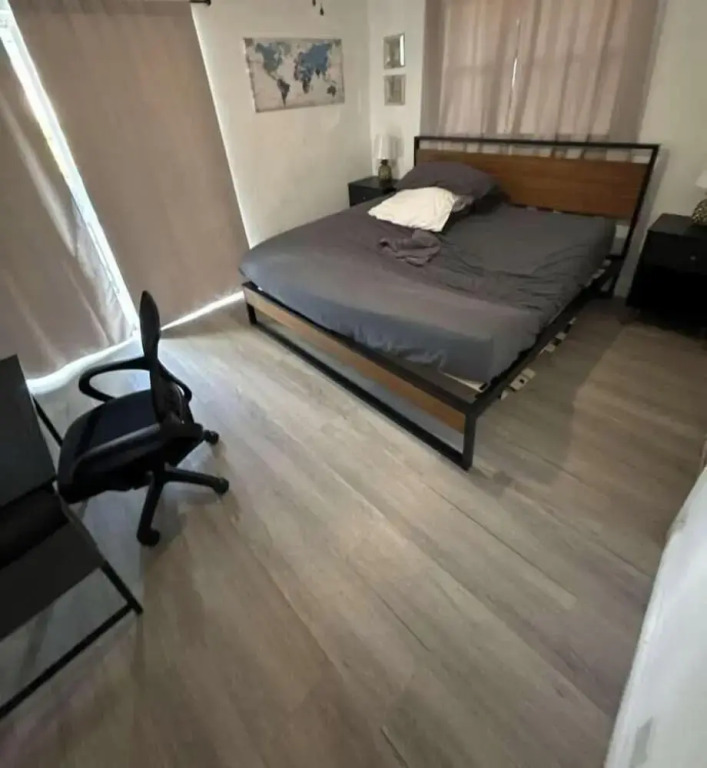 Modern King Suite Cozy Sofa Bed Near Everything