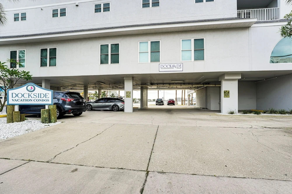 2 Blocks to Clearwater Beach: Walkable Coastal Gem