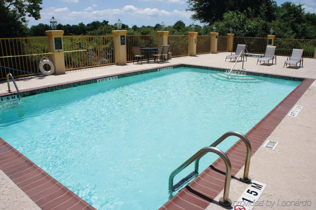 La Quinta Inn & Suites by Wyndham Winnie