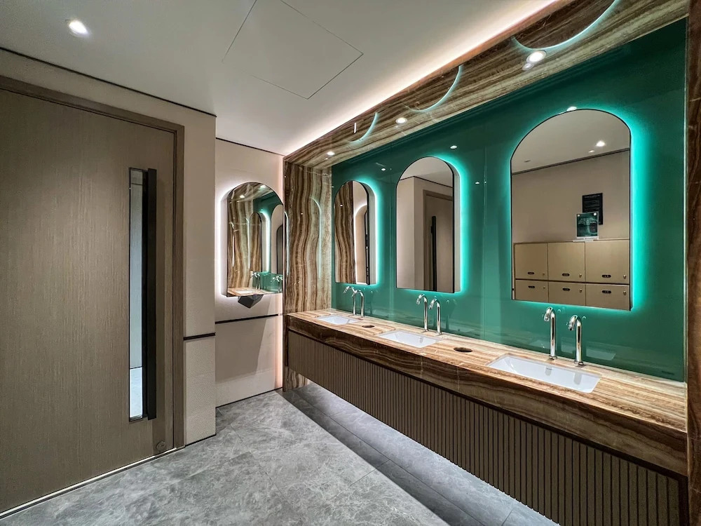 Le Places The Luxury MarQ Saigon Apartment