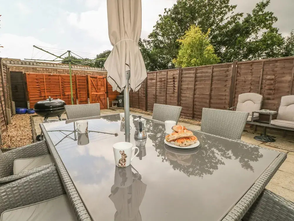 17 Coventry Close