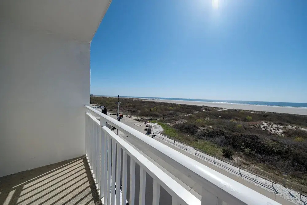 Nassau Inn Beachfront