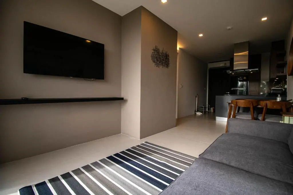 Escape Condominiums Beachfront Suites - Mae Phim